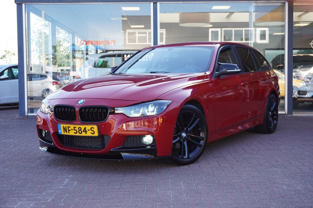 BMW 3-serie Touring 316i High Executive Automaat | M - Uitge, Auto's, BMW, Automaat, Gebruikt, Euro 6, 4 cilinders