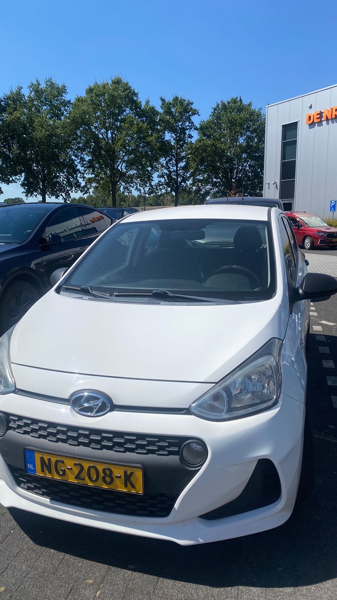 Hyundai i10 1.0i 66pk 2017 Wit -93300 km stand, Auto's, Voorwielaandrijving, 31 €/maand, 4 stoelen, Wit