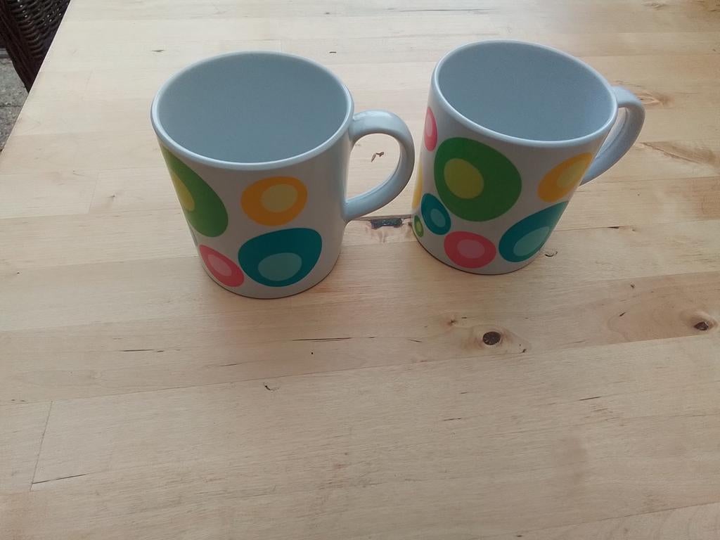 Set van 2 HEMA mokken met kleurrijke stippen, Ophalen of Verzenden