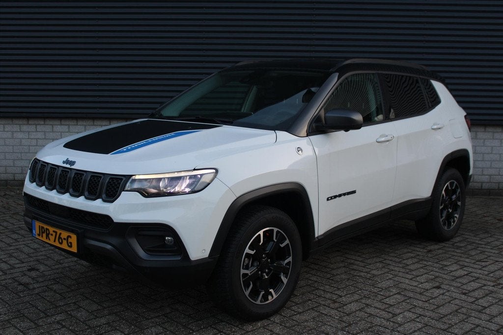 Jeep Compass Trailhawk 4XE 240pk PHEV Automaat | SUMMERDEAL, Auto's, Jeep, Automaat, Stof, 4 cilinders, Wit