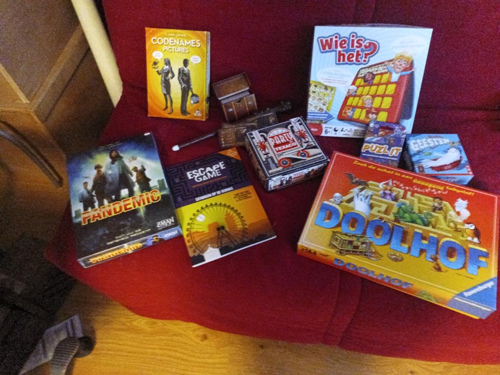 Diverse Bordspellen en Kaartspellen - Zo goed als nieuw, Vijf spelers of meer, Ophalen, Zo goed als nieuw, Diverse