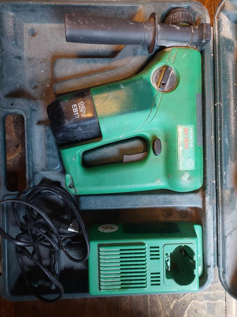 Hitachi DH 150V Boorhamer 12V met lader en koffer, Doe-het-zelf en Verbouw, Gereedschap | Boormachines, Gebruikt, Boor- en/of Breekhamer