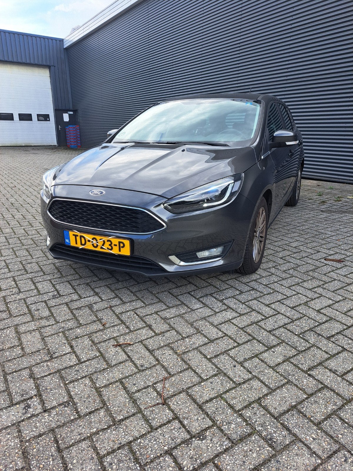 Ford Focus 1.0 Ecoboost 125pk 2017 Grijs inruil mogelijk., Auto's, Zwart, Handgeschakeld, 1216 kg, Particulier