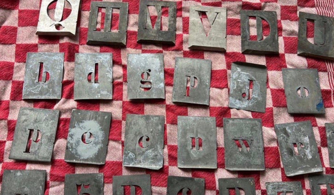 32 franse zinken letter sjablonen, Ophalen of Verzenden