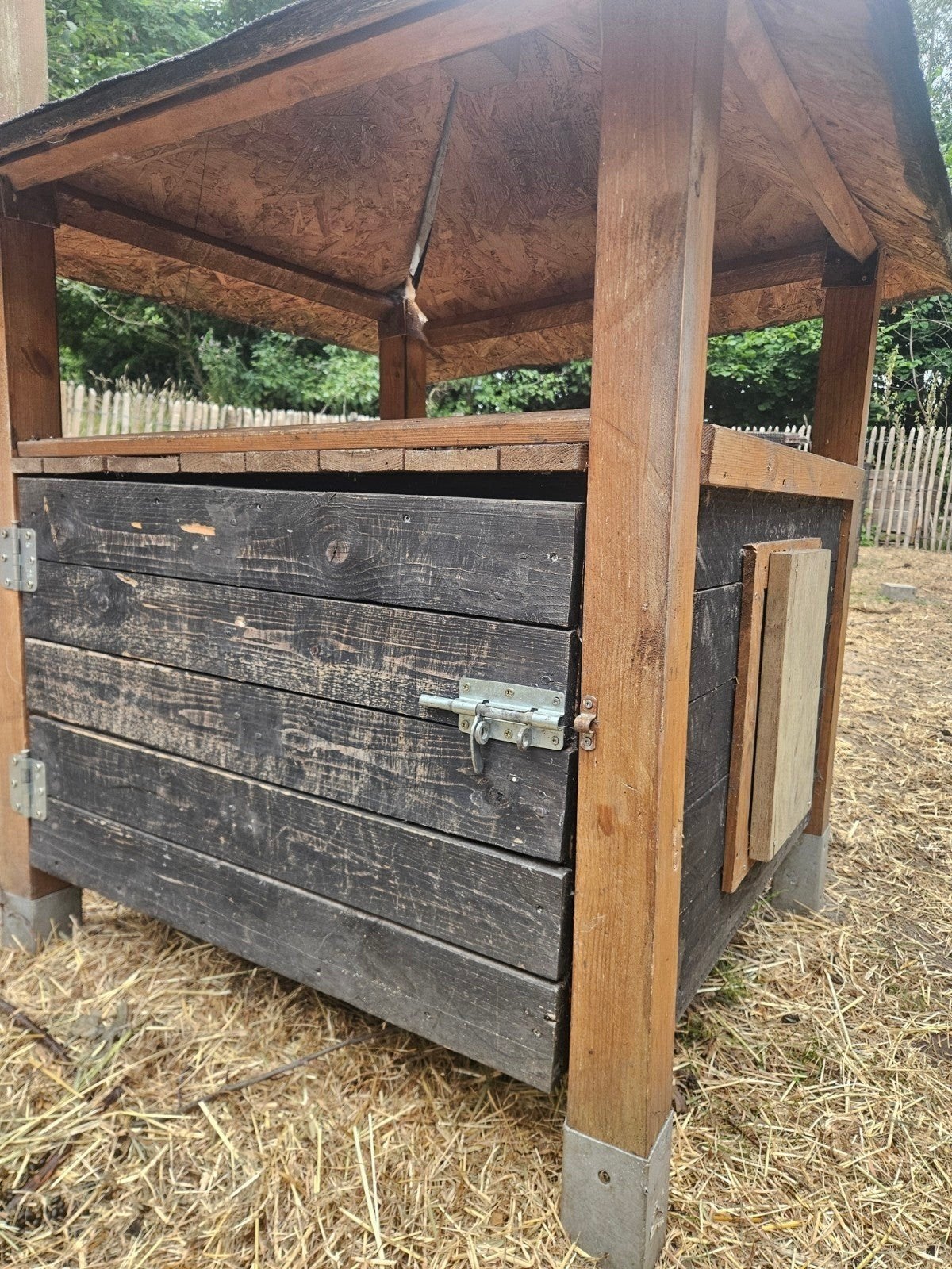 Konijnenhok met 2 x Grote ren 150x100x100, Dieren en Toebehoren, Vrouwelijk, Geit