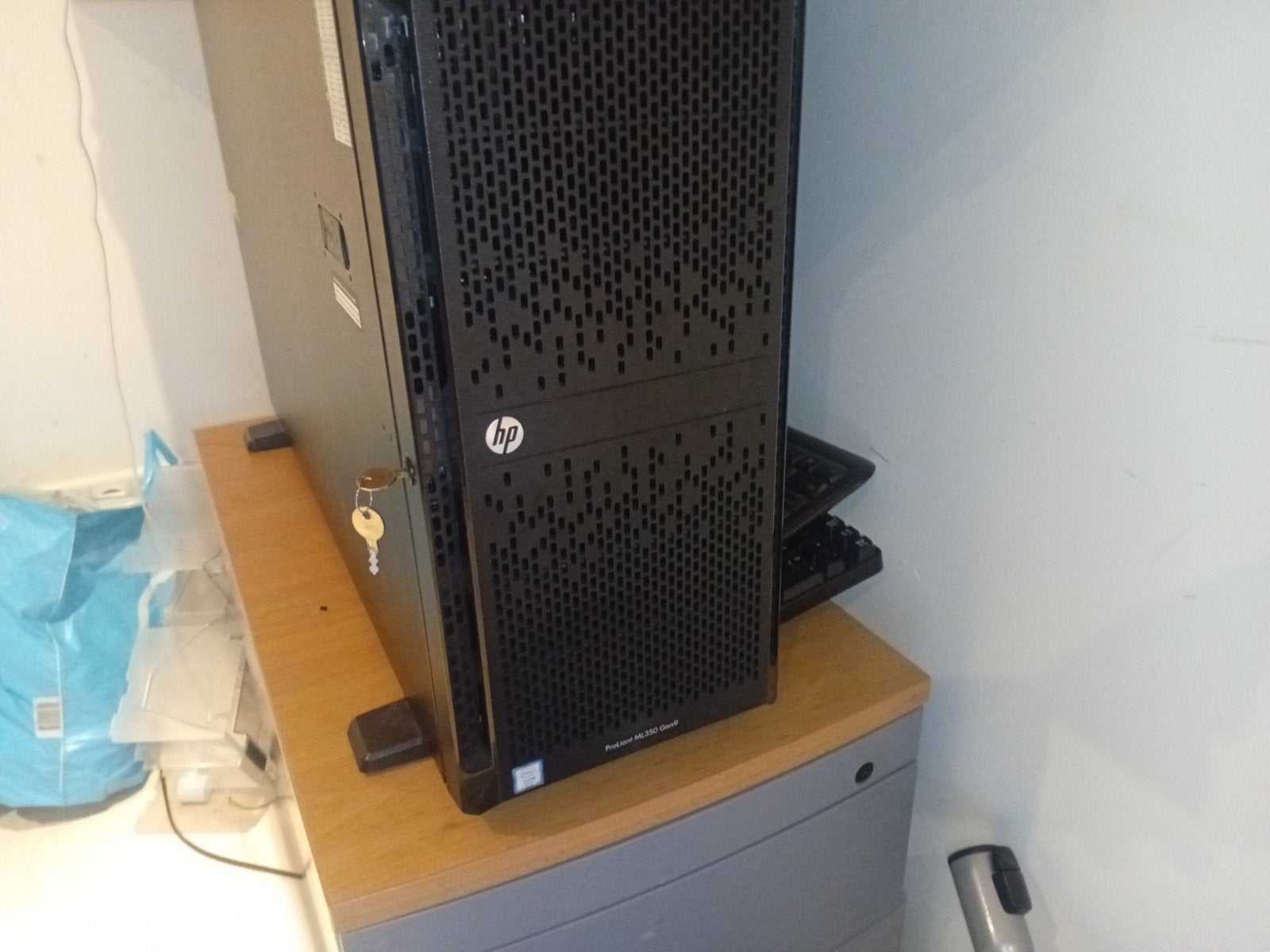 HP ML350 G9 Server - Zonder RAM en HDD, met 2x 500W PSU, Ophalen of Verzenden