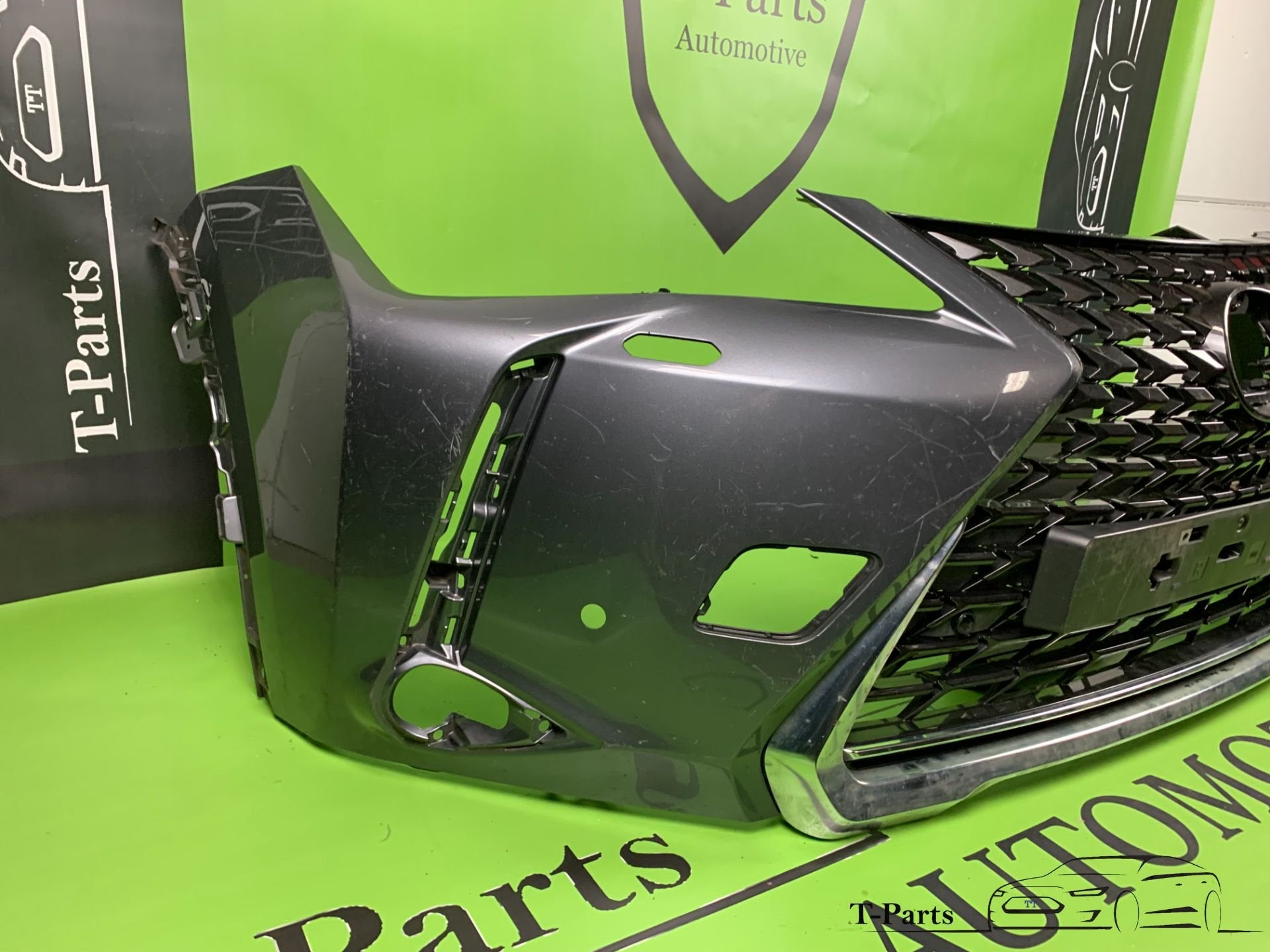 lexus ux voorbumper grille bumper gril, Info@fabrikant.eu, Bumper, Fabrikantstraat 1
1000 AA  Amsterdam, Fabrikant BV