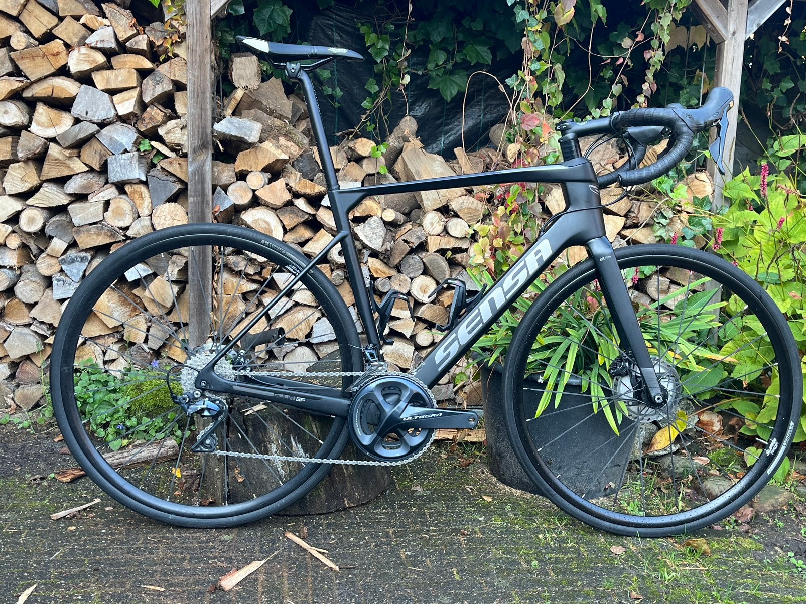 Sensa Giulia GF mechanisch, Gebruikt, Carbon, Meer dan 20 versnellingen, 53 tot 57 cm
