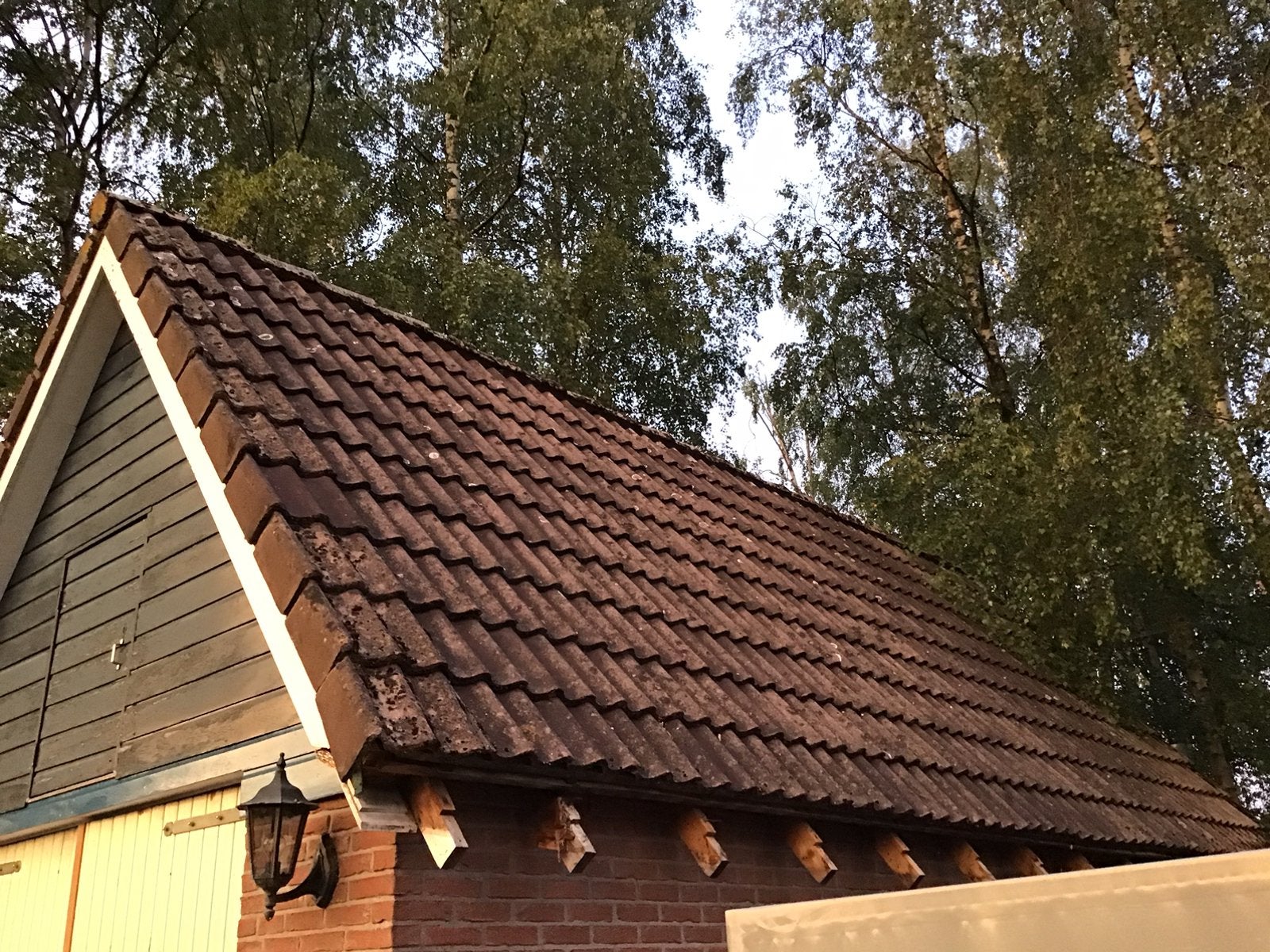 betonnen dakpannen, Doe-het-zelf en Verbouw, Dakpannen en Dakbedekking, Ophalen, Steen of Klei, Zo goed als nieuw, 15 m² of meer