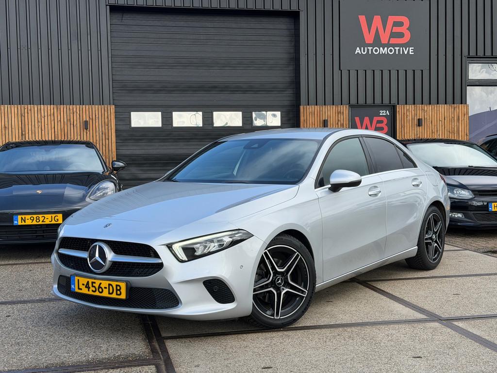 Mercedes-Benz A-klasse 200 Premium Plus Cruise Clima Camera, Auto's, 4 cilinders, Leder en Stof, 163 pk, Bedrijf