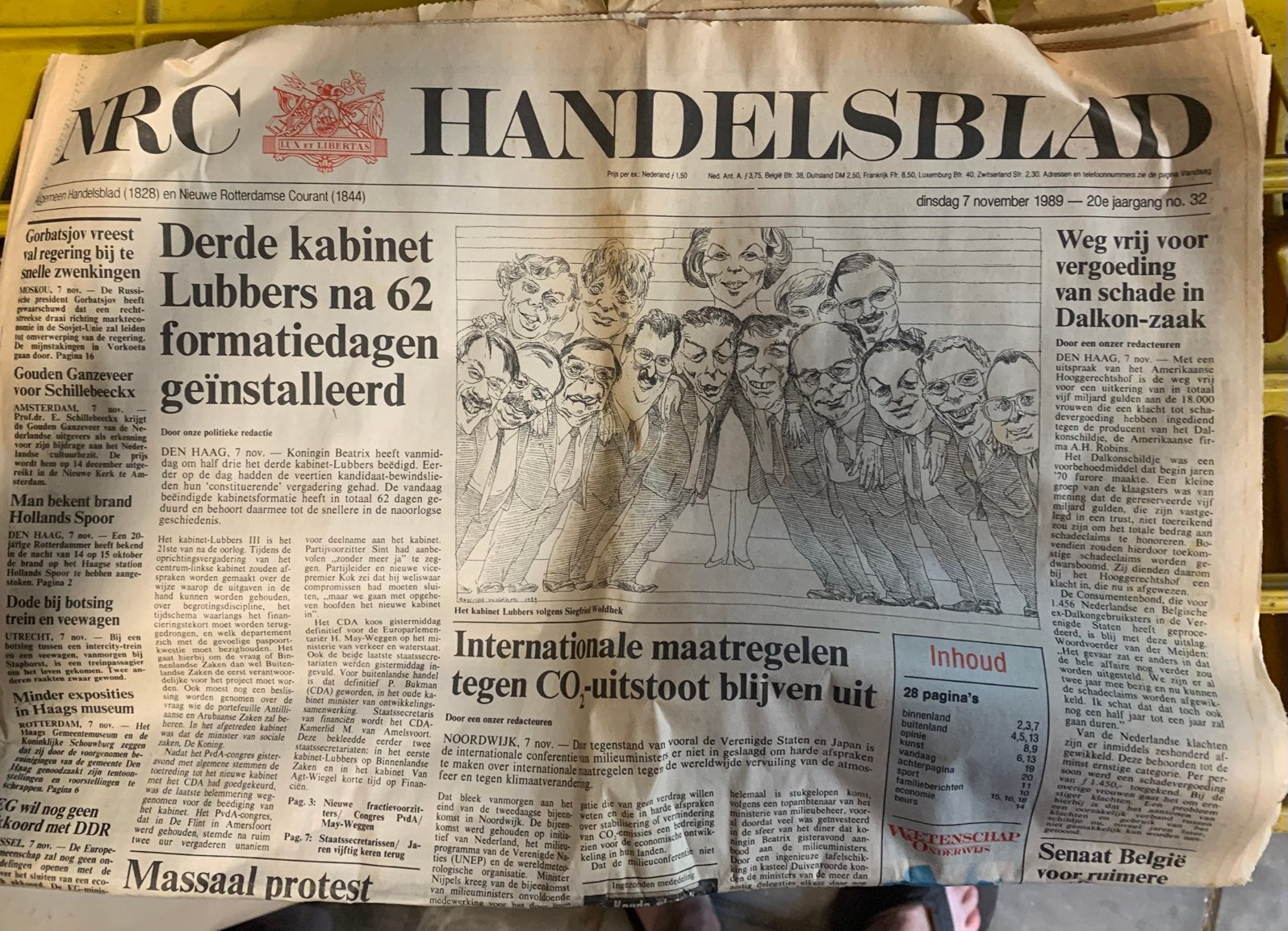 Oude krant van 7 november 1989 NRC ~ 7-11-1989, Boeken, Ophalen of Verzenden, Gelezen, Krant