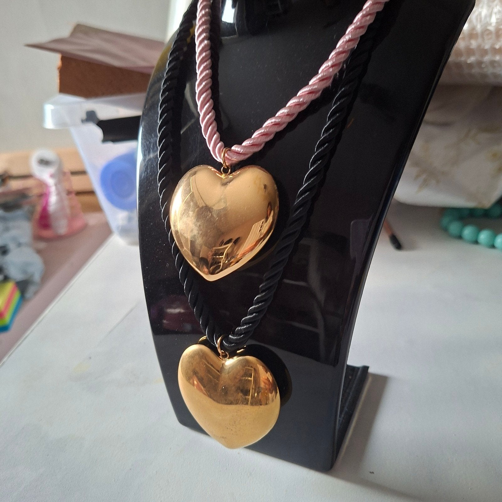 2 Kettingen Roze en zwart nieuw, Sieraden, Tassen en Uiterlijk, Verzenden, Nieuw, Roze, Overige materialen
