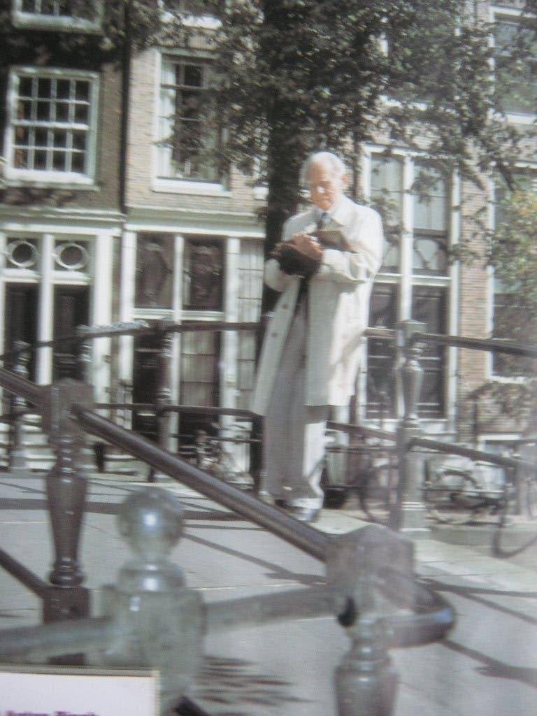 Foto Anton Pieck in Amsterdam., Ophalen, 1960 tot 1980, Foto, Zo goed als nieuw