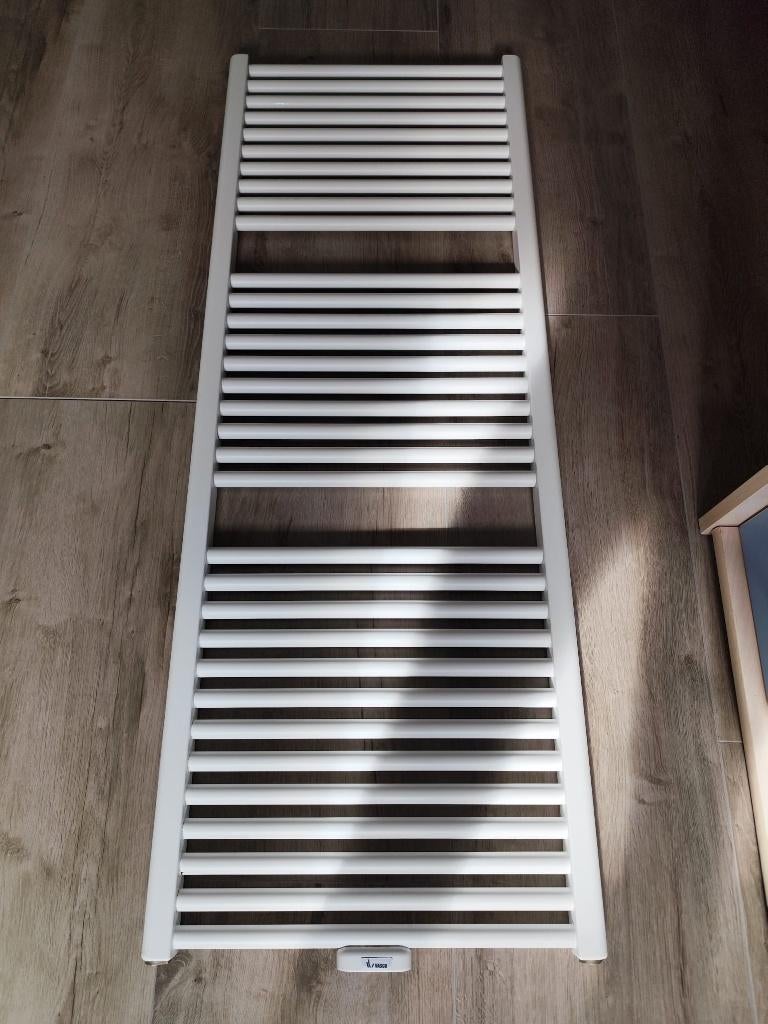Radiator Vasco Iris, Doe-het-zelf en Verbouw, Verwarming en Radiatoren, Ophalen, Hoog rendement (Hr), Radiator, Minder dan 60 cm