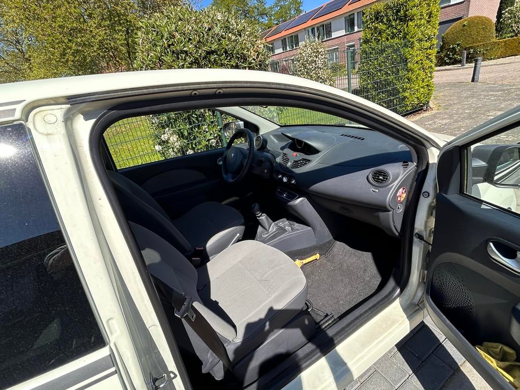 Renault Twingo 1.2 16V 2011 Geel, Auto's, 839 kg, 74 pk, 4 stoelen, Handgeschakeld