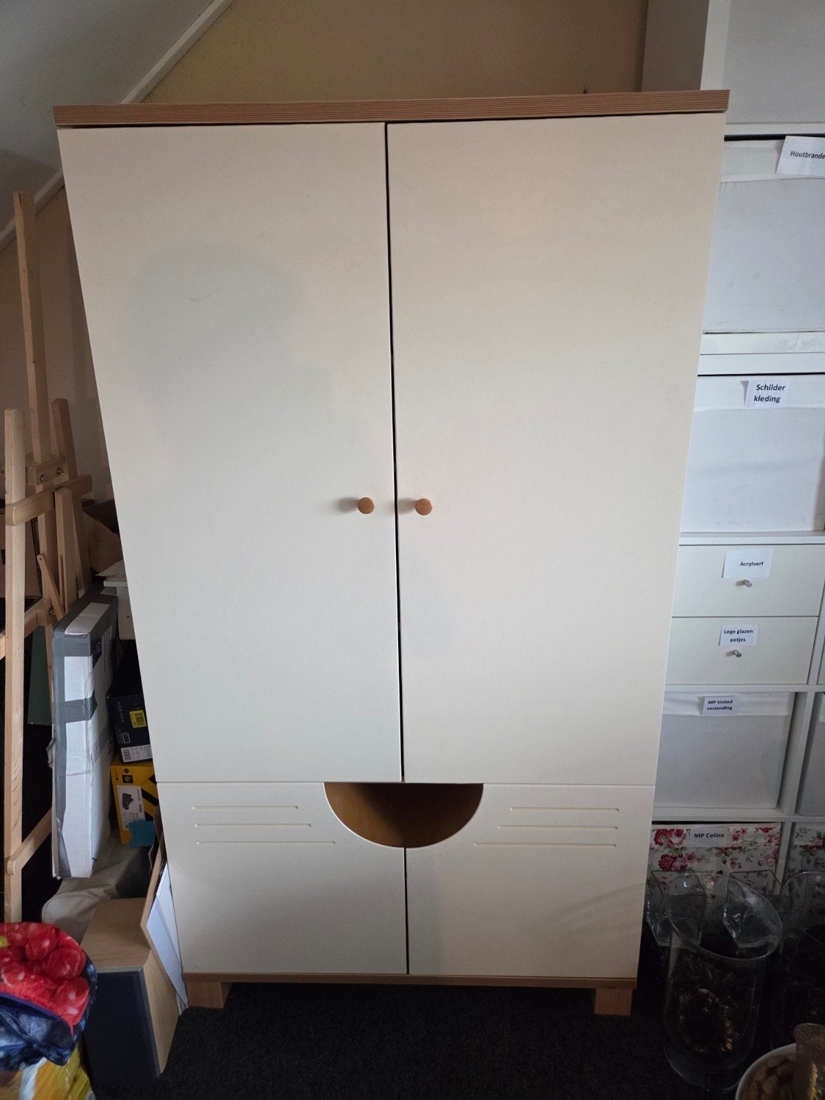 Creme kledingkast met planken en hangruimte, Gebruikt, 50 tot 100 cm, Modern, 150 tot 200 cm