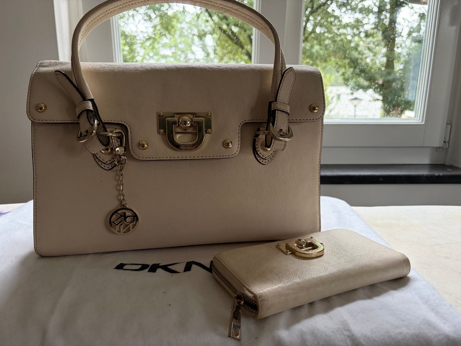 DKNY Handtas Gebroken Wit met Portemonnee, Ophalen of Verzenden, Gebruikt, Wit, Handtas