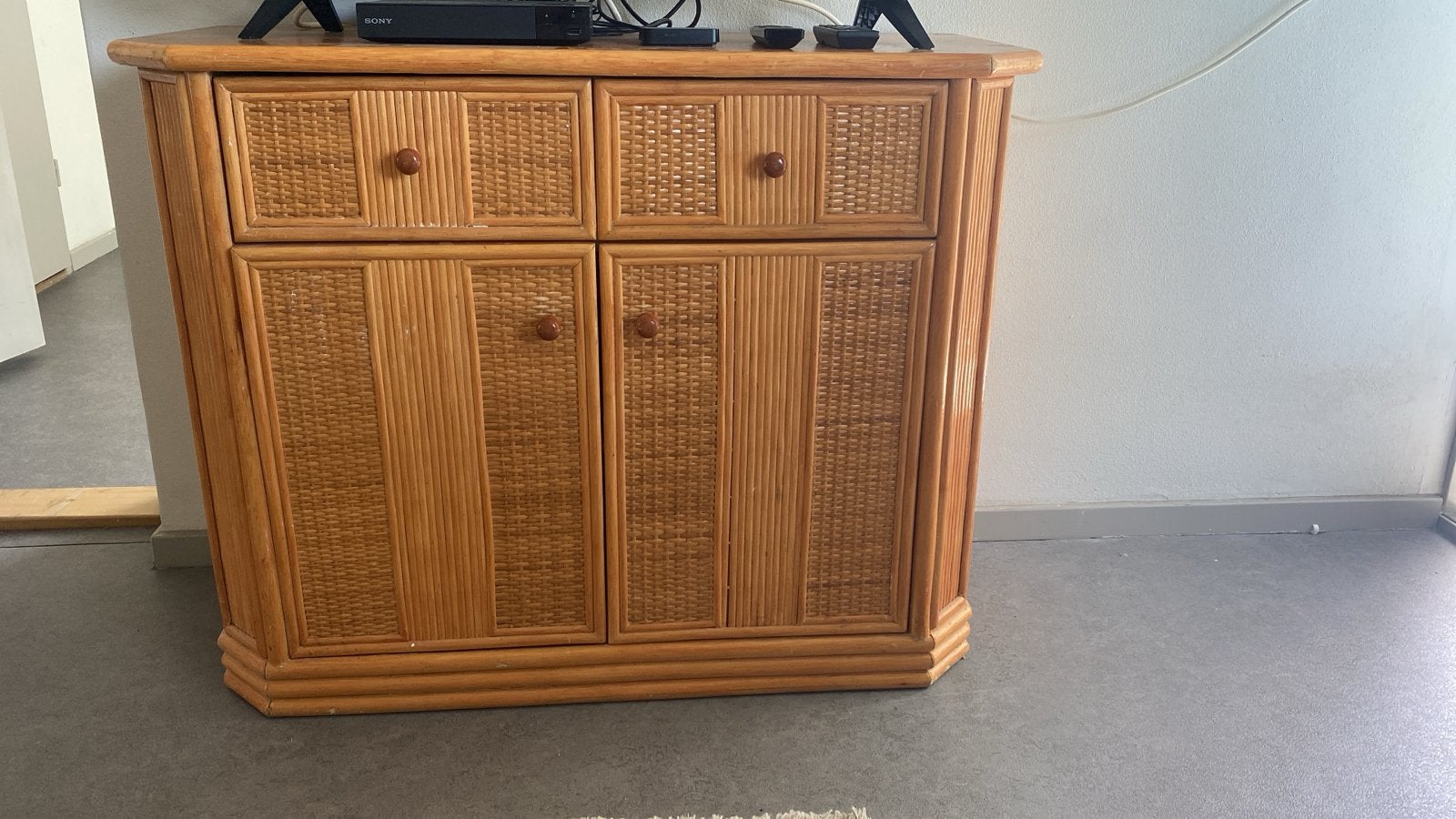 Rotan kastje met lades en deuren, Ophalen, Gebruikt
