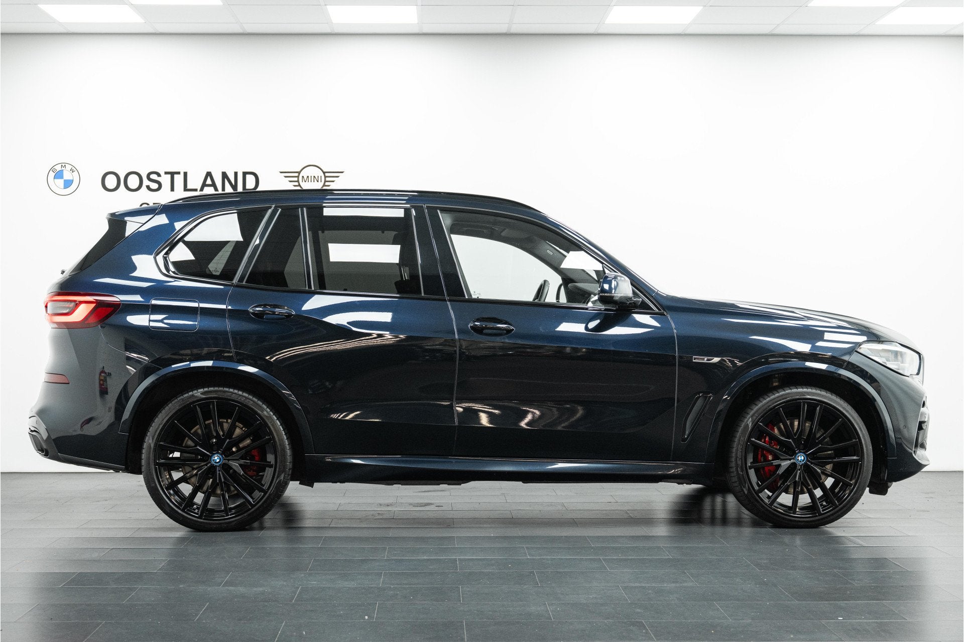 BMW X5 xDrive45e High Executive M Sport Automaat / Panoramad, Auto's, Gebruikt, 394 pk, Met garantie (alle), Zwart