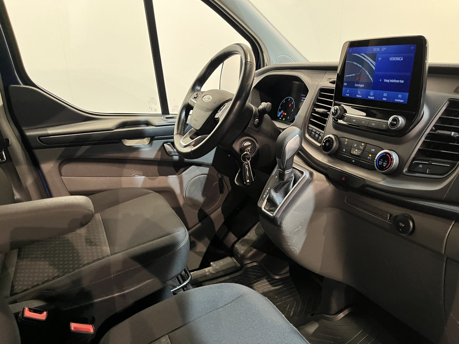 Ford Transit Custom 280 2.0 TDCI L1H1 Trend 130 PK Automaat, Auto's, Stof, 4 cilinders, Met garantie (alle), Blauw