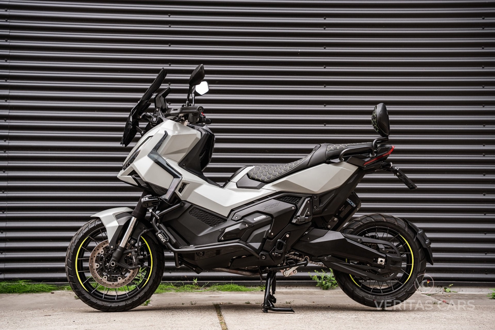 Honda X-ADV 750 2025|Facelift|ABS|Termignoni|Custom|Cruise|L, Motoren, Motoren | Honda, Scooter, 745 cc, Bedrijf, Handvatverwarming