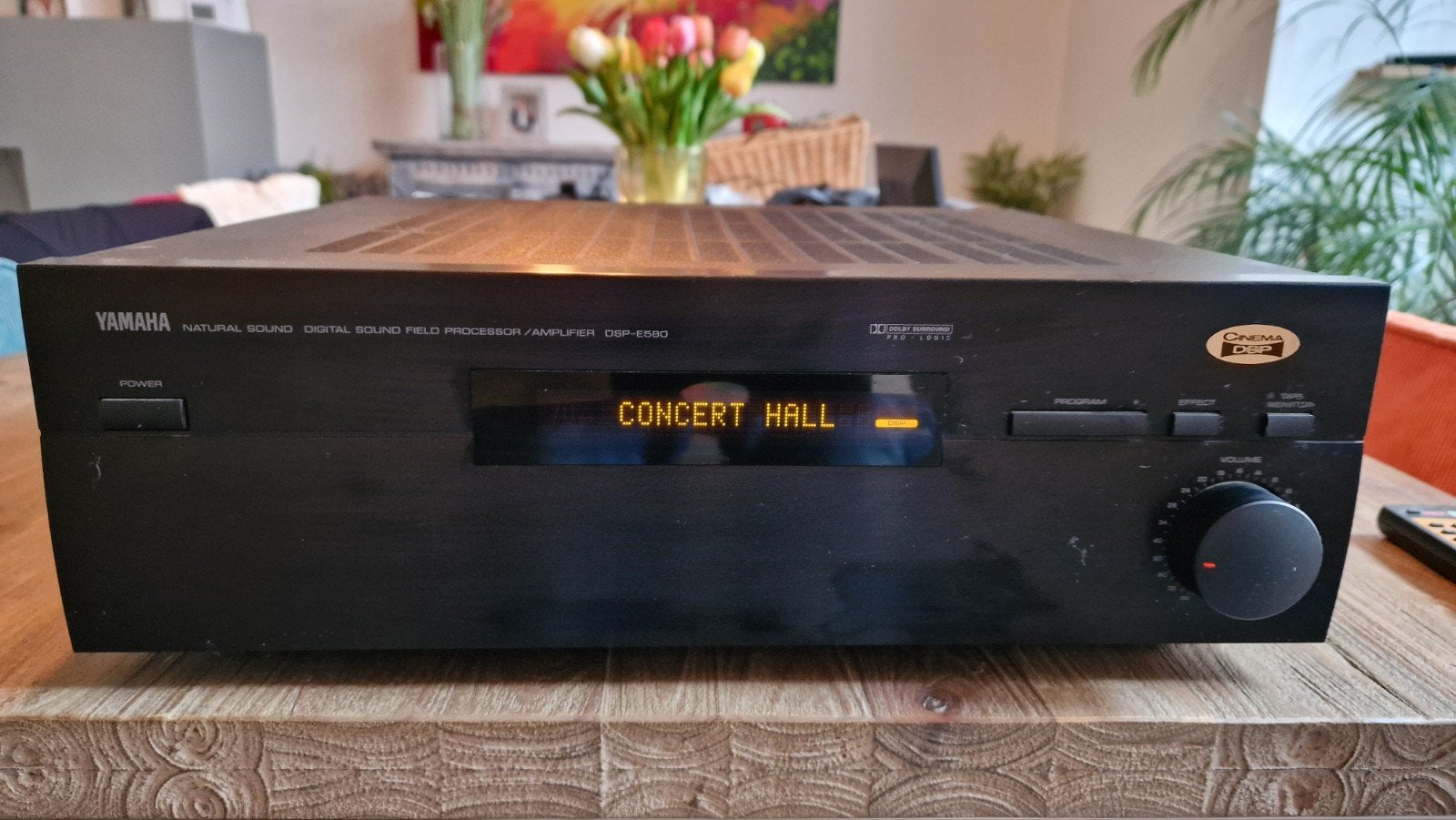 Yamaha DSP-E580 AV Receiver met afstandsbediening, Audio, Tv en Foto, Yamaha, Ophalen of Verzenden, Zo goed als nieuw, 60 tot 120 watt