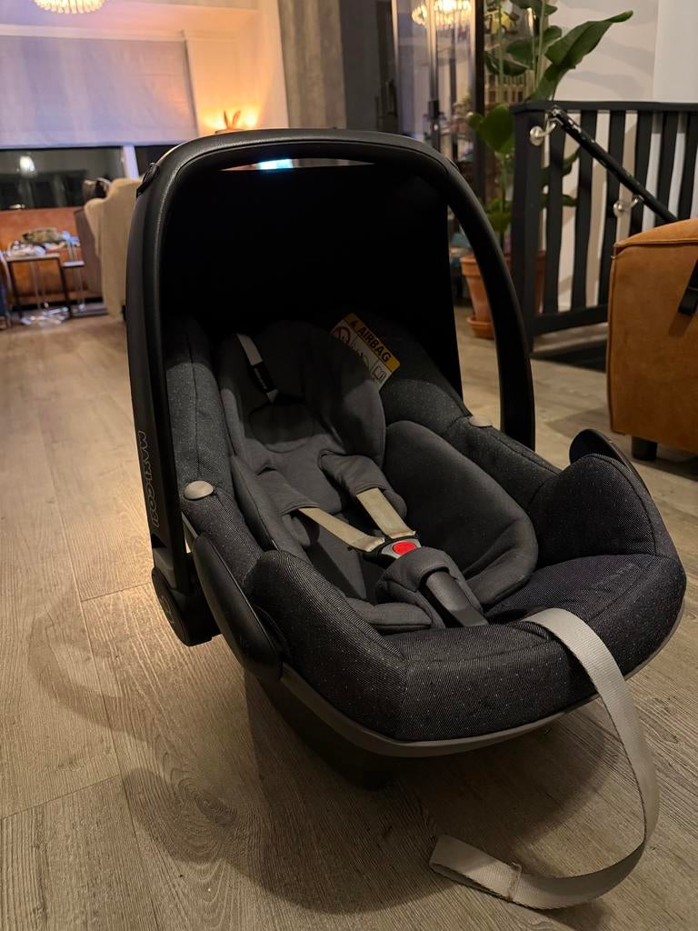 Maxi Cosi Pebble Plus autostoeltje, Ophalen, Autogordel of Isofix, Gebruikt, Zijbescherming