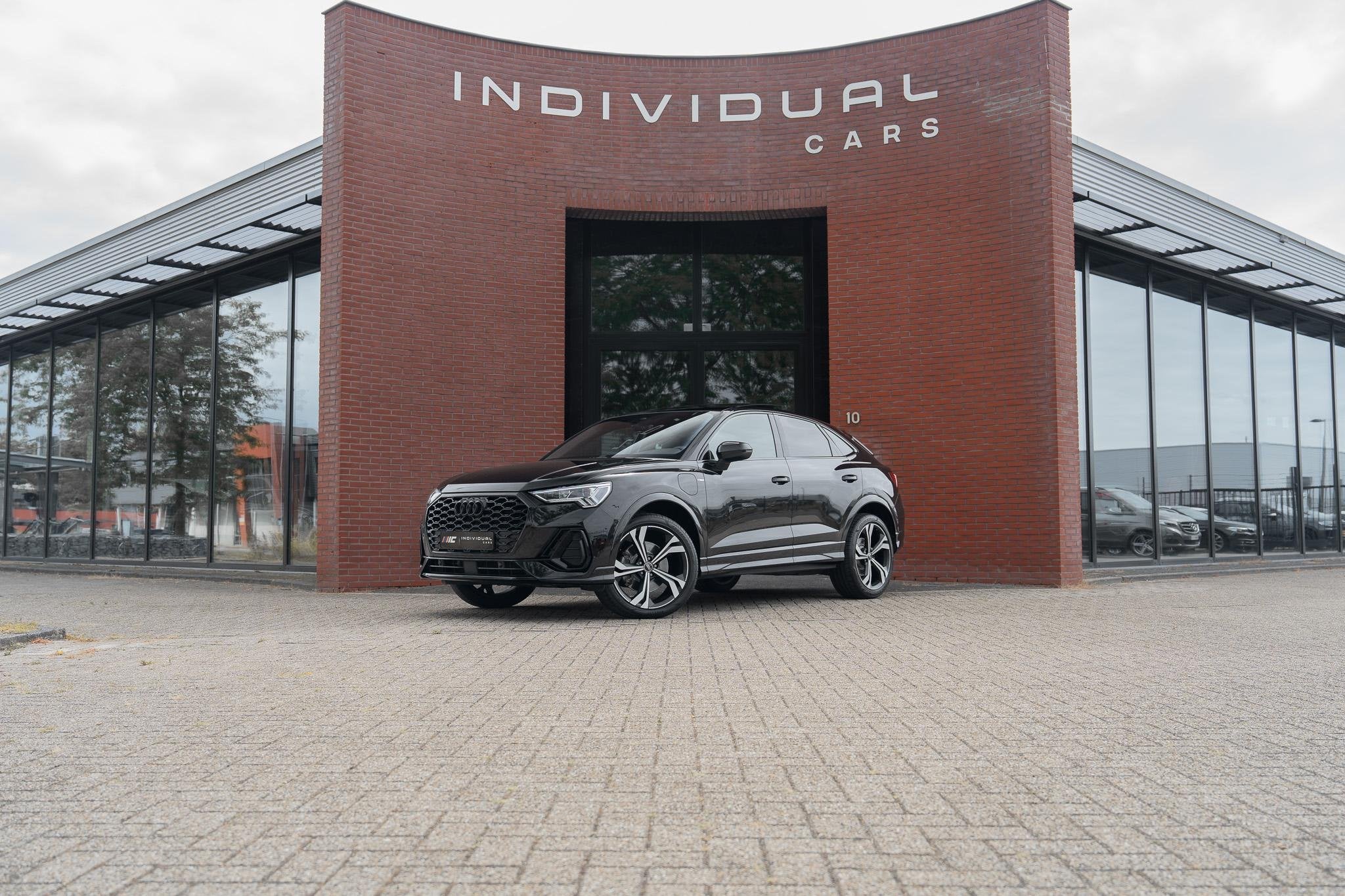 Audi Q3 Sportback 45 TFSI e S-Line 245pk Pano Sonos Camera V, Auto's, Gebruikt, Zwart, Hybride Elektrisch/Benzine, 13 kWh