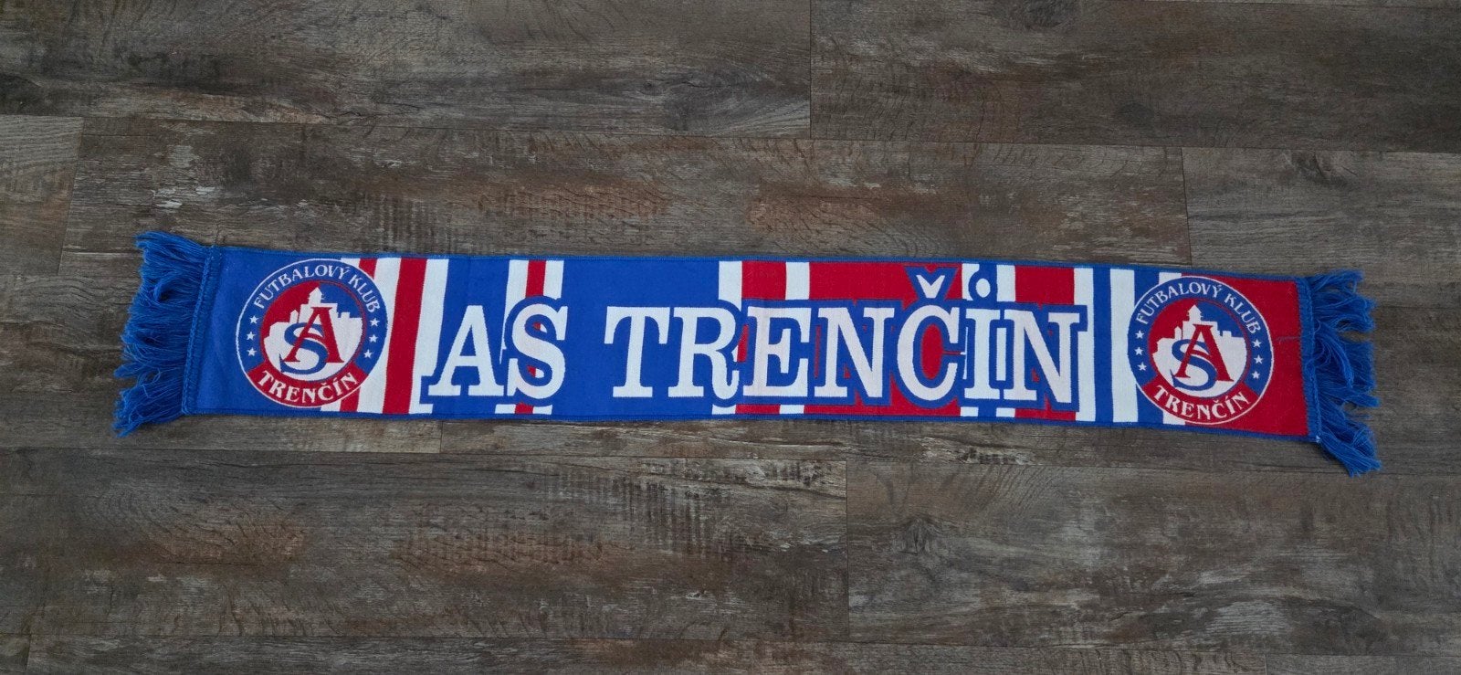 Sjaal AS Trencin, Ophalen of Verzenden, Zo goed als nieuw, Buitenlandse clubs, Vaantje of Sjaal