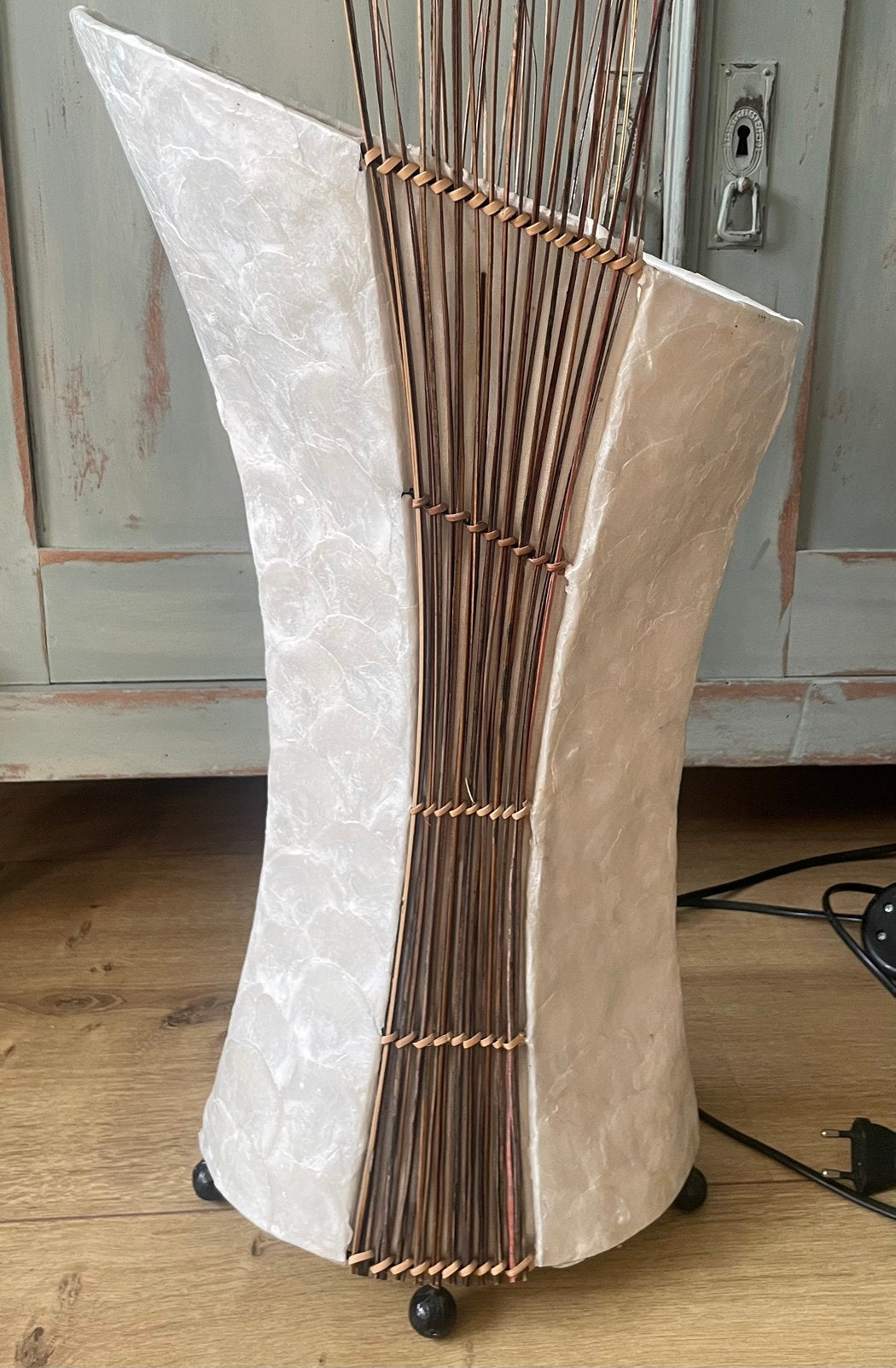 Prachtige lamp met schelpen en bamboe parelmoer, Huis en Inrichting, Ophalen of Verzenden, Zo goed als nieuw