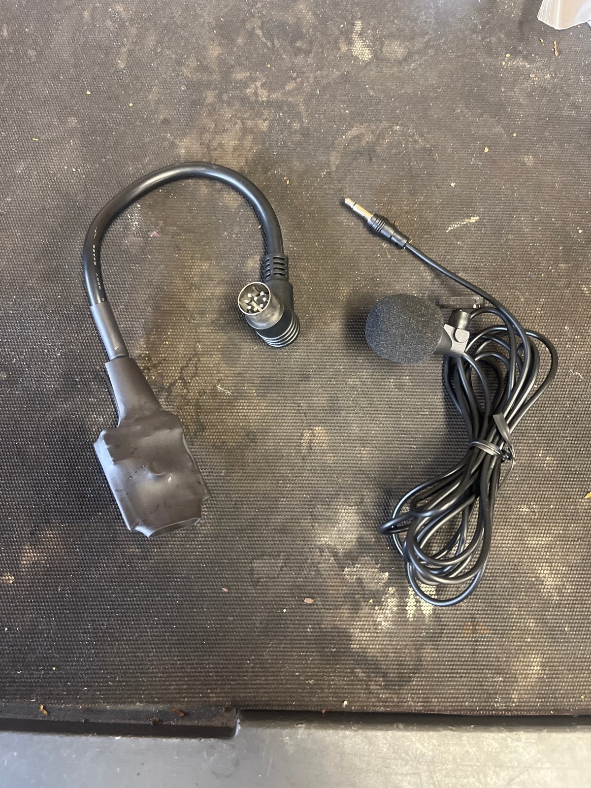 Volvo Bluetooth adapter Bluemusic met microfoon, Ophalen of Verzenden, Zo goed als nieuw
