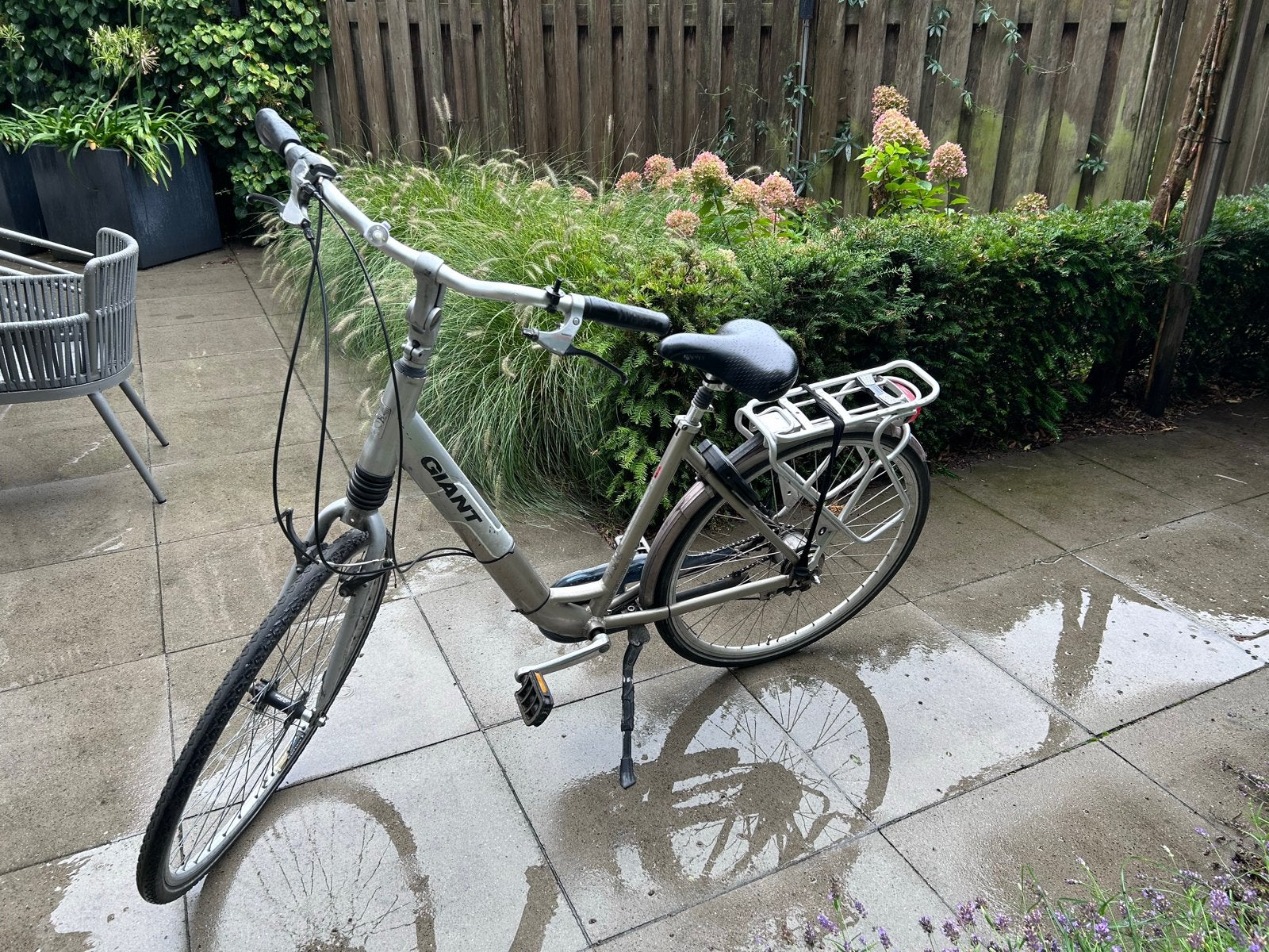 Twee fietsen met schade - Giant en Sundvall, Ophalen, Gebruikt, Giant