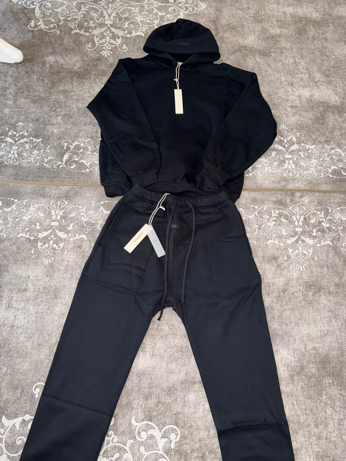 Essentials Fear of God Trainingspak Zwart Maat M, Kleding | Heren, Ophalen of Verzenden, Nieuw, Maat 48/50 (M), Zwart