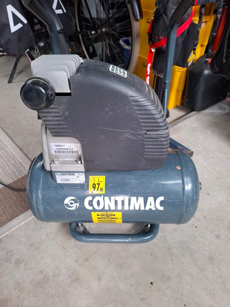 Compressor met oliegesmeerde motor., Doe-het-zelf en Verbouw, Compressors, Ophalen, Gebruikt, 6 tot 10 bar, Minder dan 200 liter/min