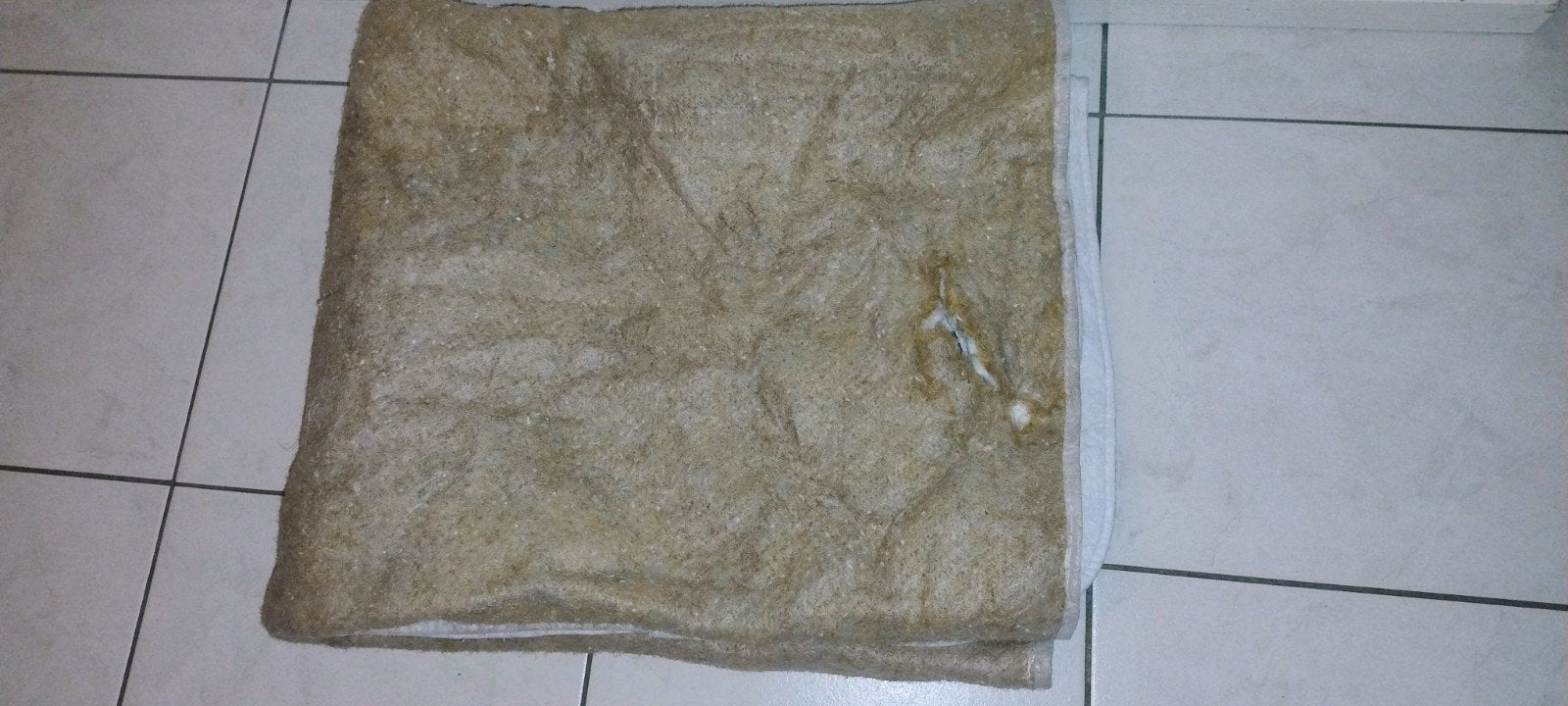 GRATIS!!! onderlegger voor tussen matras en bodem met gat!!, Gebruikt, Tweepersoons, Stof, 140 cm
