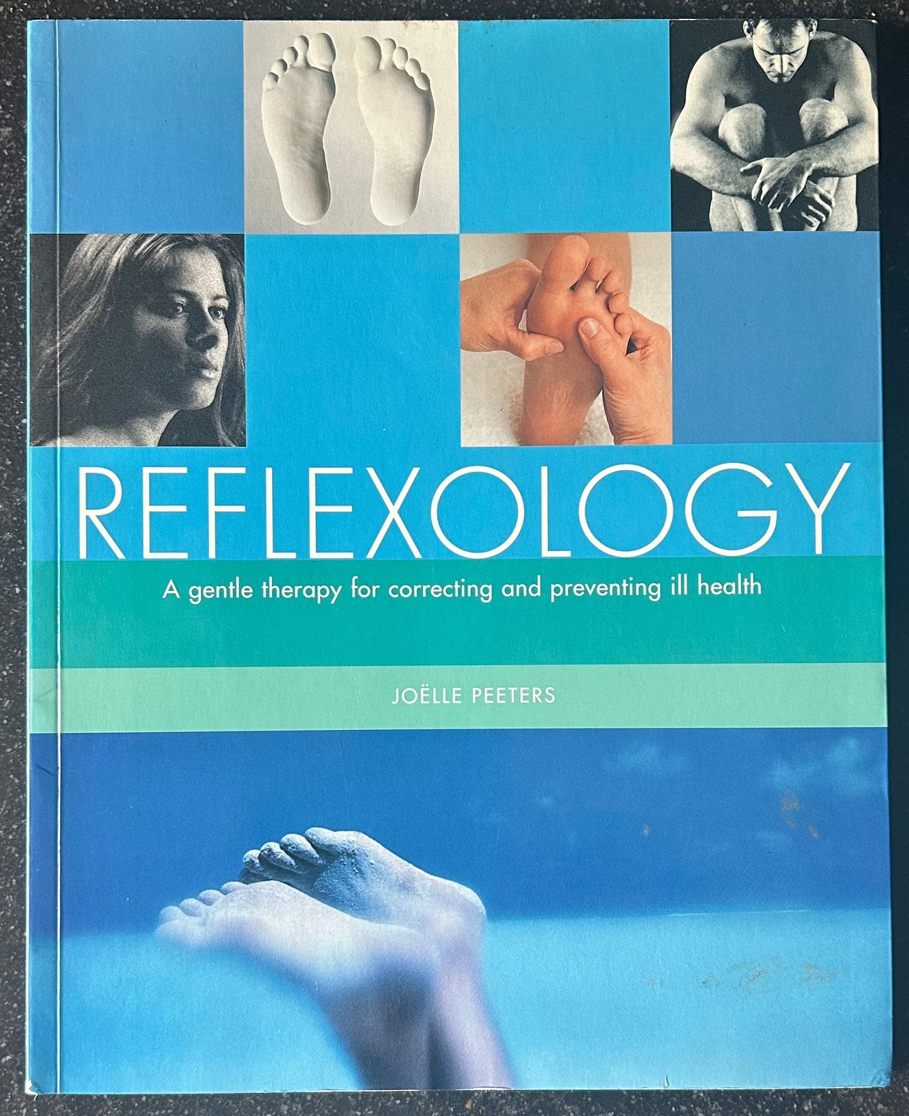 Joëlle Peeters - Reflexology -  Engelstalig, Kruiden en Alternatief, Ophalen of Verzenden, Zo goed als nieuw, Joëlle Peeters