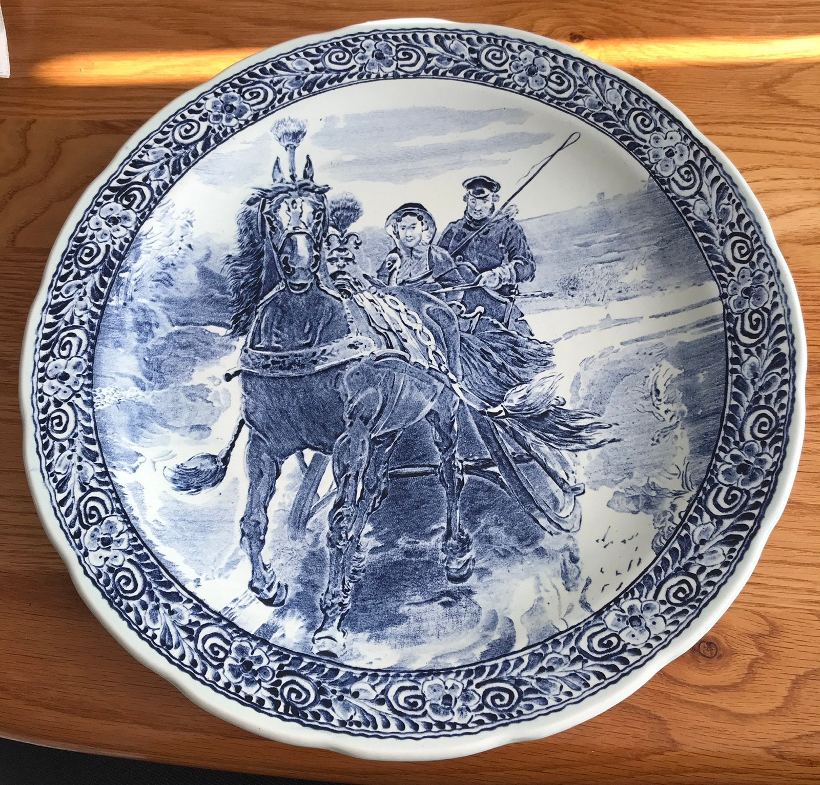 Antiek bord met paard en wagen van Boch, Ophalen