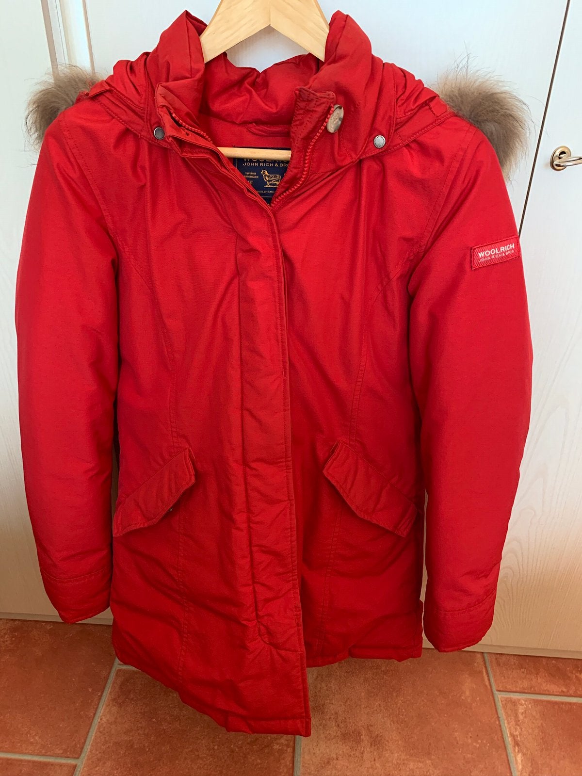 Woolrich winterjas maat 14 (lengte tot 164), Ophalen of Verzenden, Zo goed als nieuw, Maat 36 (S), Rood