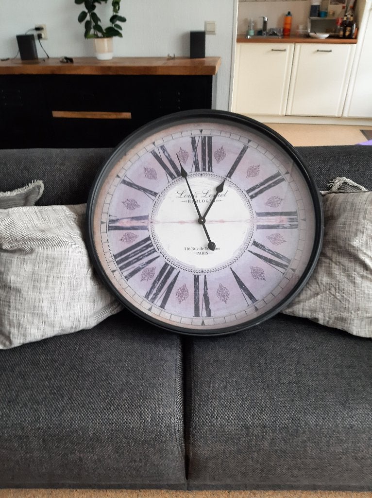 Wandklok, Ophalen, Analoog, Werkt op batterijen, Zo goed als nieuw