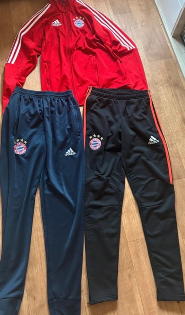 Adidas FC Bayern München Trainingspak (vest S, broeken S & X, Maat S, Ophalen of Verzenden, Zo goed als nieuw, Set