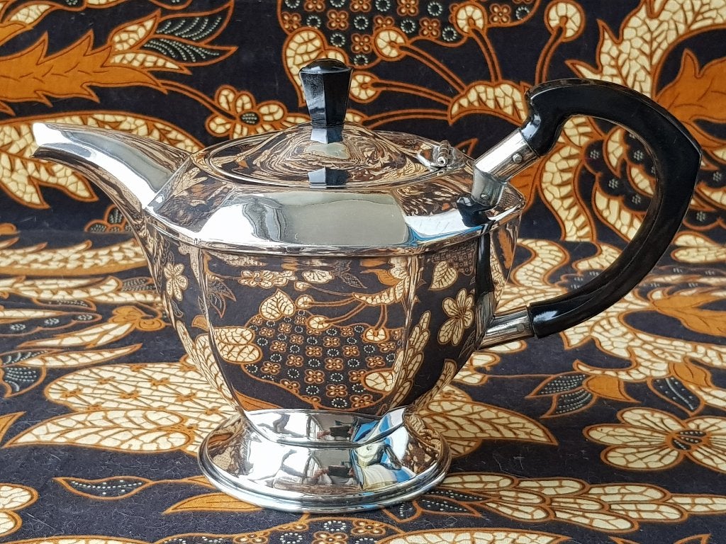 Mooi oud driedelig silverplate theeservies uit Engeland., Ophalen of Verzenden