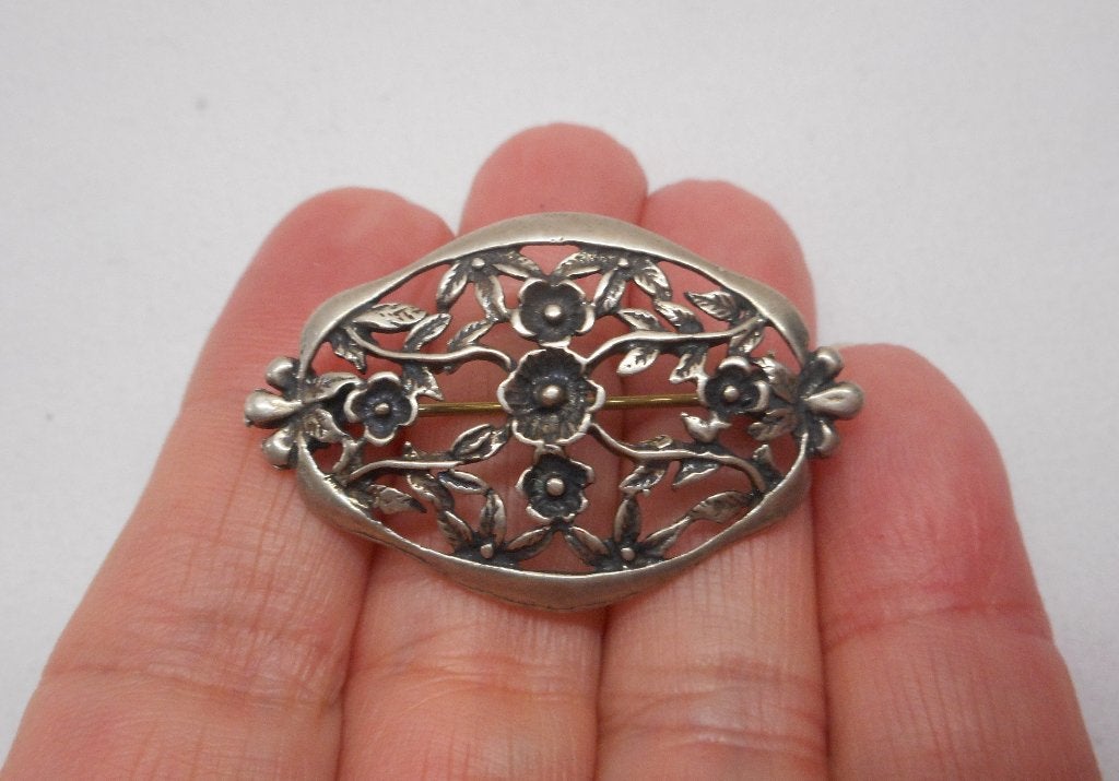 Zilveren vintage bloemen broche nr.111, Verzenden, Minder dan 4 cm, Zo goed als nieuw, Zilver