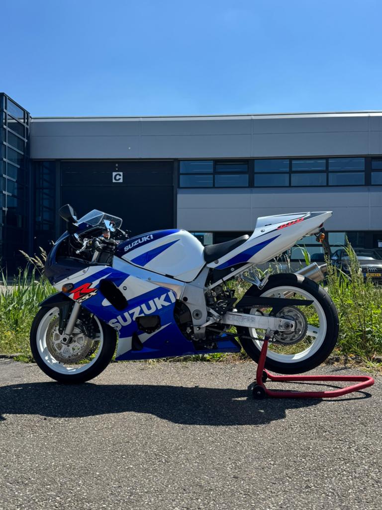Suzuki GSX-R 600 K1, lage km stand, uniek, collecters item, Sportuitlaat, 4 cilinders, Motorrijbewijs A, Super Sport