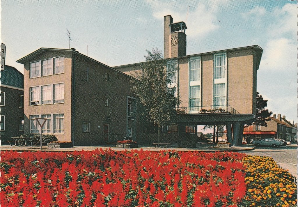 OOSTBURG Raadhuis, Verzamelen, Ansichtkaarten | Nederland, Verzenden, 1960 tot 1980, Gelopen, Zeeland