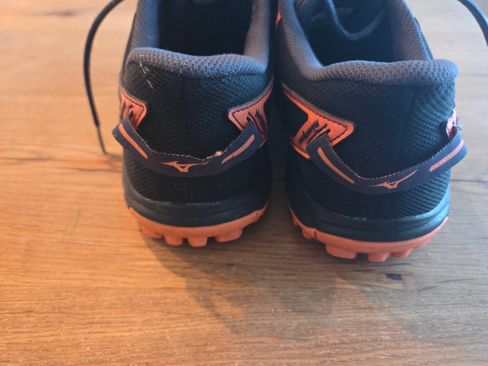 Mizuno Korfbal schoenen maat 40 kunstgras, Sport en Fitness, Korfbal, Ophalen of Verzenden, Zo goed als nieuw, Schoenen