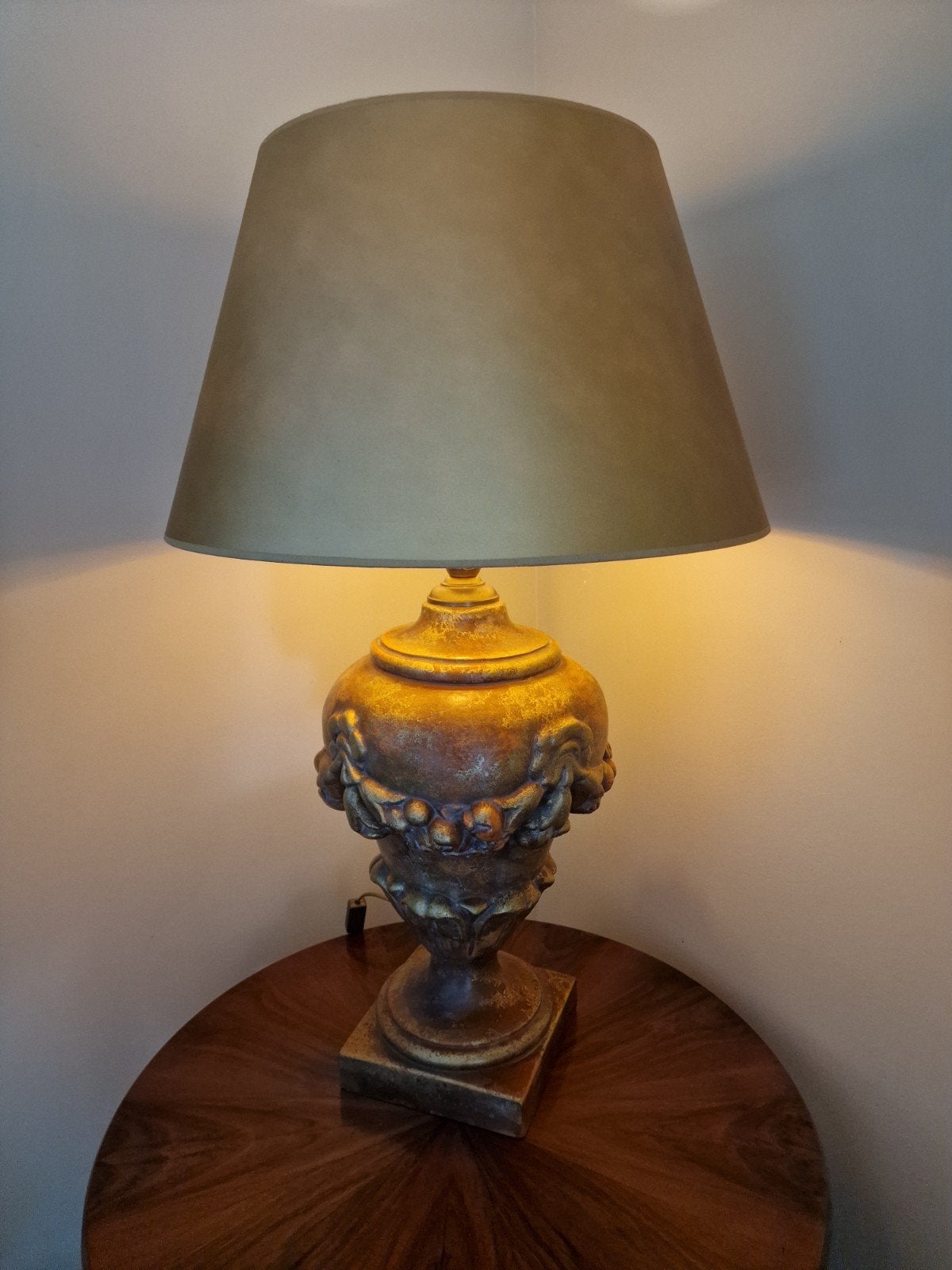 Grote klassieke schemerlamp voor salon of receptie hotel, Keramiek, 80 cm, Ophalen of Verzenden, Zo goed als nieuw