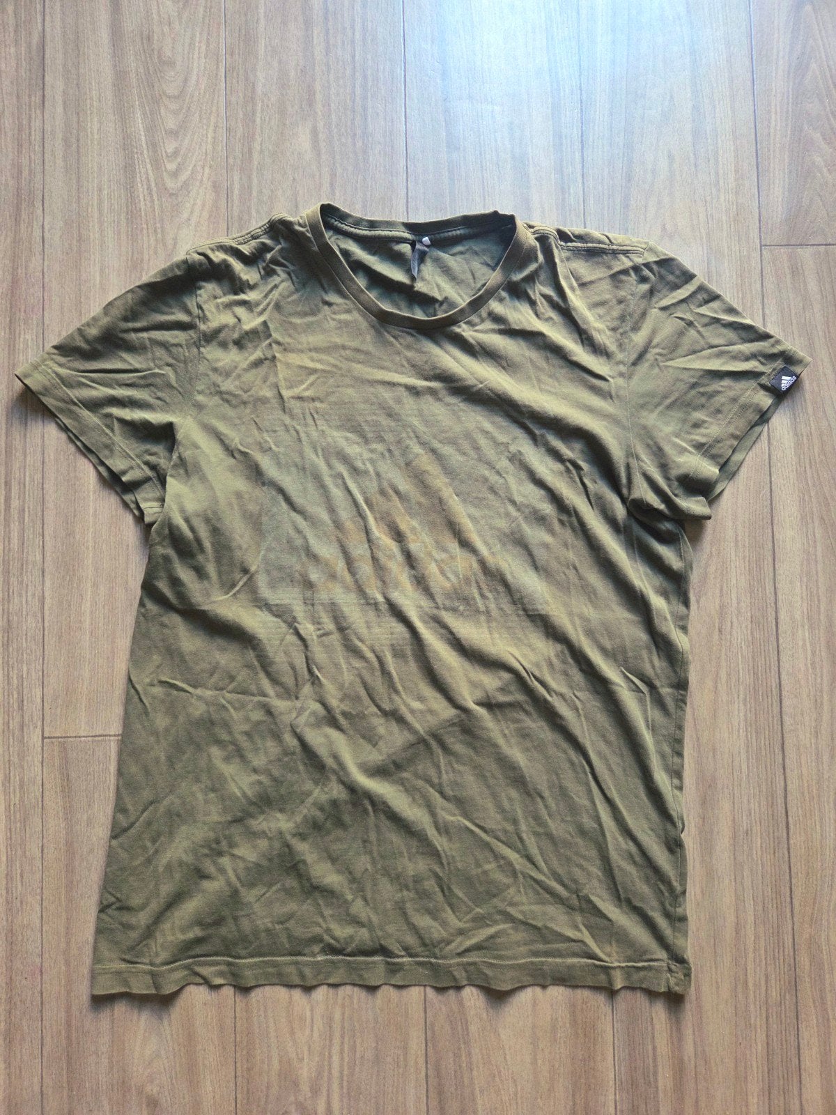 Khaki kleurig tshirt van Adidas in maat L, Maat 52/54 (L), Overige kleuren, Ophalen of Verzenden, Adidas