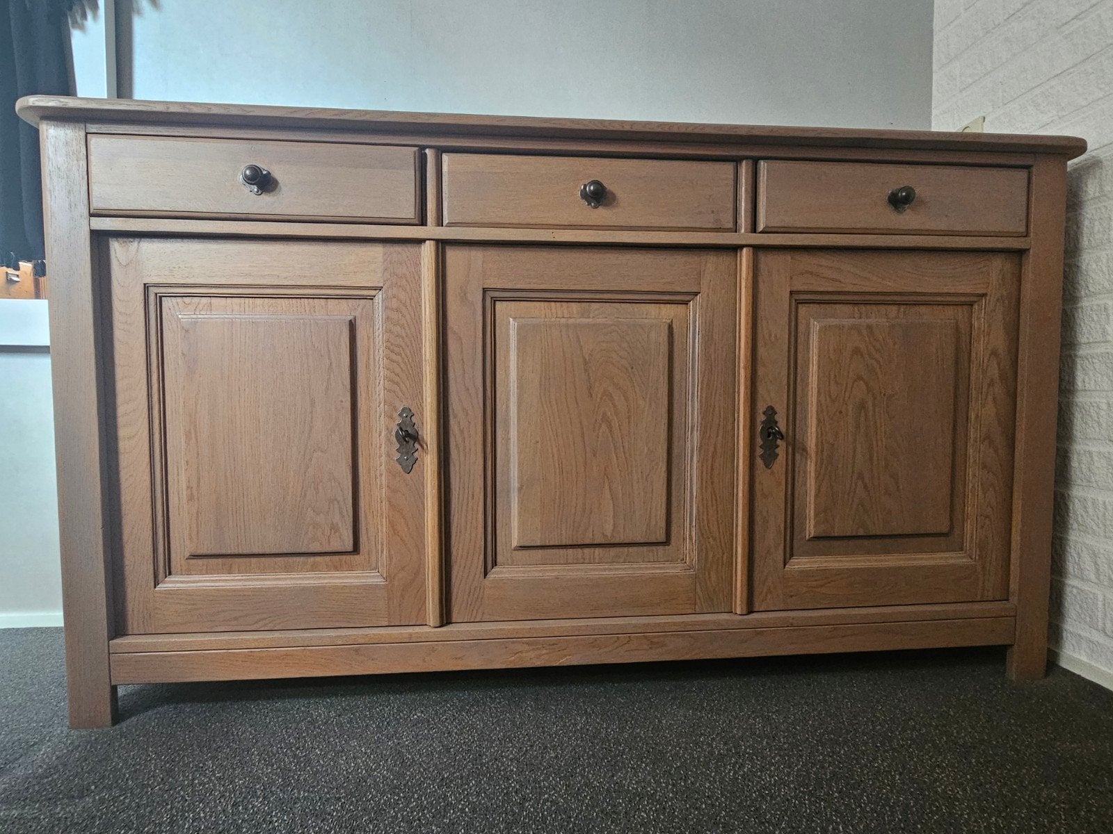 Dressoir massief hout, Ophalen, Met deur(en), 150 tot 200 cm, Eikenhout