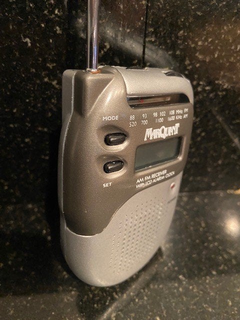 Marqunt AM/FM transistor mini radio, Ophalen of Verzenden, Zo goed als nieuw, Transistorradio