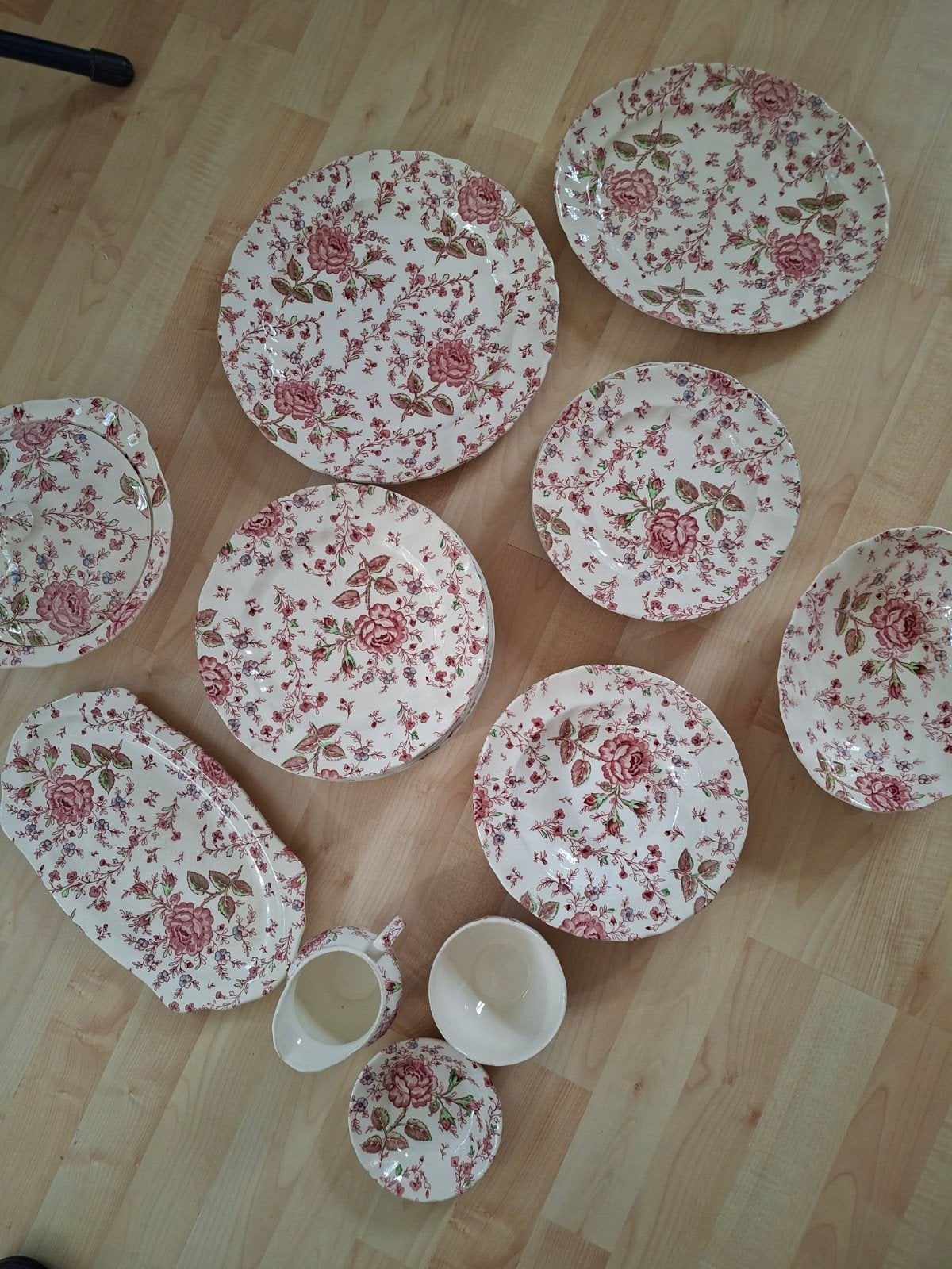 Johnson Brothers Rose Chintz servies - diverse onderdelen, Gebruikt, Overige merken, Vintage, Ophalen of Verzenden